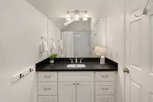 2313 E Mercer St, Seattle, WA 98112 - Photo 25
