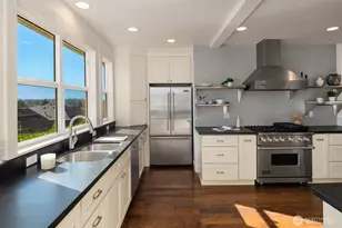 2313 E Mercer St, Seattle, WA 98112 - Photo 13