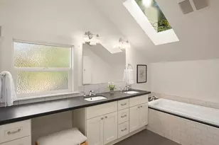 2313 E Mercer St, Seattle, WA 98112 - Photo 21