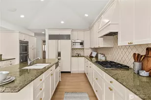 1365 92nd Ave NE, Clyde Hill, WA 98004 - Photo 17