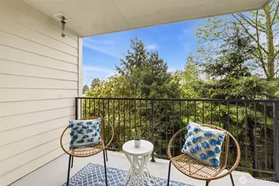 9057 Greenwood Avenue N #102, Seattle, WA 98103 - Photo 13