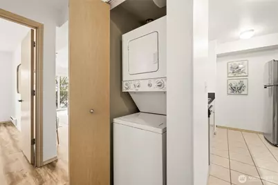9057 Greenwood Avenue N #102, Seattle, WA 98103 - Photo 9