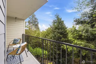9057 Greenwood Ave N, Seattle, WA 98103 - Photo 15