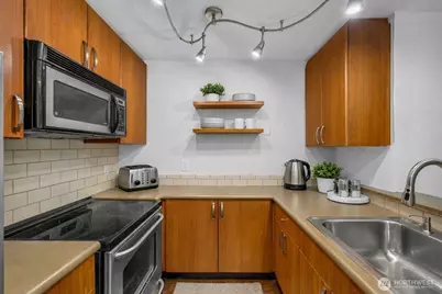 3401 Wallingford Avenue N #210, Seattle, WA 98103 - Photo 3