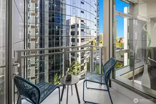 820 Blanchard St, Seattle, WA 98121 - Photo 17