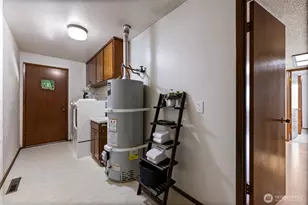 921 129th St S, Tacoma, WA 98444 - Photo 29