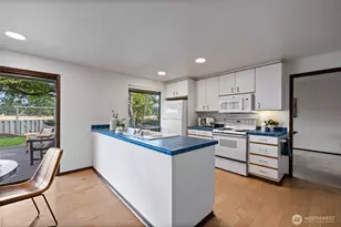 921 129th St S, Tacoma, WA 98444 - Photo 11