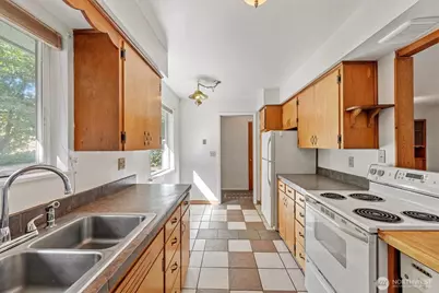 4511 Lakeway Drive, Bellingham, WA 98229 - Photo 7