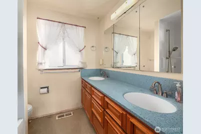 518 N 198th Street, Shoreline, WA 98133 - Photo 19