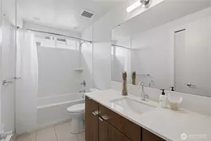 2214 Franklin Ave E, Seattle, WA 98102 - Photo 23