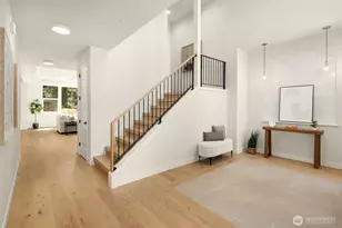 10217 NE 24th St, Bellevue, WA 98004 - Photo 3