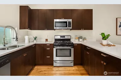 10363 Ashworth Avenue N, Seattle, WA 98133 - Photo 7