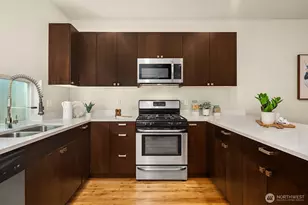 10363 Ashworth Ave N, Seattle, WA 98133 - Photo 7
