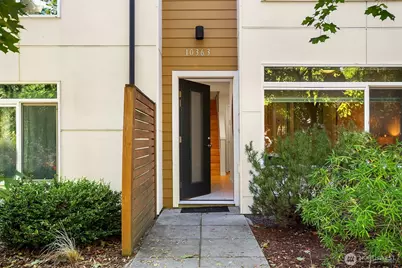 10363 Ashworth Avenue N, Seattle, WA 98133 - Photo 3