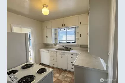 225 SW Lewis Street, Chehalis, WA 98532 - Photo 5