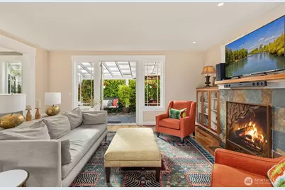 284 Wood Avenue SW, Bainbridge Island, WA 98110 - Photo 5