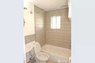 11709 26th Avenue NE, Seattle, WA 98125 - Photo 9