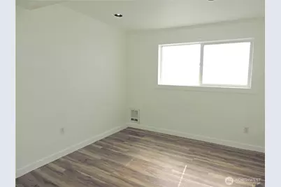 11709 26th Avenue NE, Seattle, WA 98125 - Photo 13