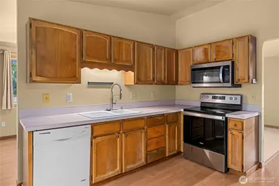 10129 C Street E, Tacoma, WA 98445 - Photo 7