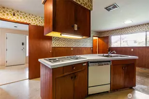 701 Highland Dr, Bellingham, WA 98225 - Photo 7
