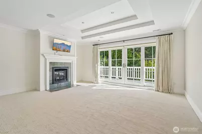 8975 NE 10th Street, Bellevue, WA 98004 - Photo 17