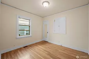 1718 NE 88th St, Seattle, WA 98115 - Photo 13