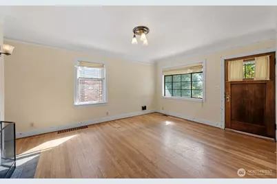 1718 NE 88th Street, Seattle, WA 98115 - Photo 7