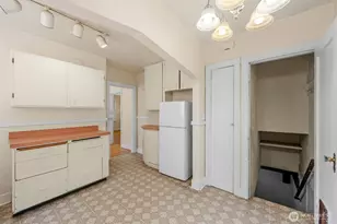 1718 NE 88th St, Seattle, WA 98115 - Photo 15