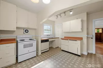 1718 NE 88th Street, Seattle, WA 98115 - Photo 9