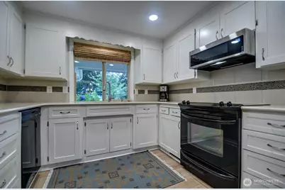 3423 Donnelly Drive SE, Olympia, WA 98501 - Photo 9