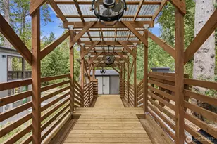 9720 NE Lofgren Rd, Bainbridge Island, WA 98110 - Photo 37