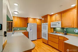 19810 NE 98th Ave, Bothell, WA 98011 - Photo 15