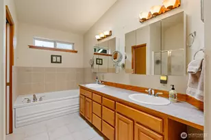 19810 NE 98th Ave, Bothell, WA 98011 - Photo 31