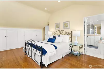 2472 Montavista Place W, Seattle, WA 98199 - Photo 15