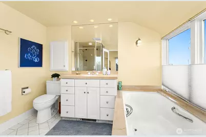 2472 Montavista Place W, Seattle, WA 98199 - Photo 17