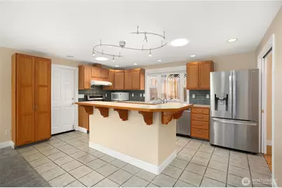 1012 179th Place NE, Bellevue, WA 98008 - Photo 5