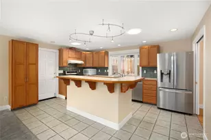 1012 179th Pl NE, Bellevue, WA 98008 - Photo 5