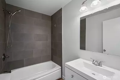 5615 Beverly Ln, Everett, WA 98203 - Photo 9
