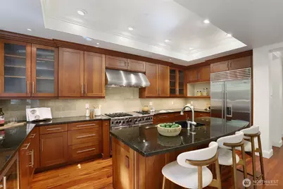 719 Harvard Avenue E, Seattle, WA 98102 - Photo 13