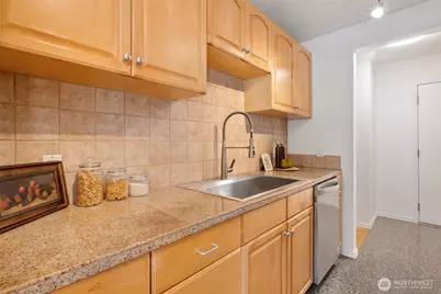 12700 NE 8th Street #E102, Bellevue, WA 98005 - Photo 7