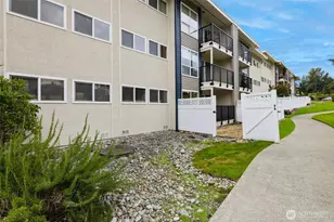 12700 NE 8th St, Bellevue, WA 98005 - Photo 17