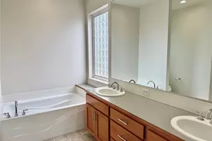 1023 SE Sentry Dr, College Place, WA 99324 - Photo 13