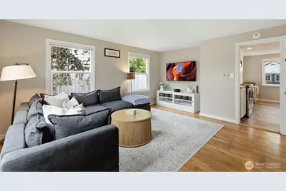 3008 31st Avenue W, Seattle, WA 98199 - Photo 5