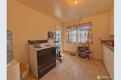 319 E Bartlett Avenue, Omak, WA 98841 - Photo 13