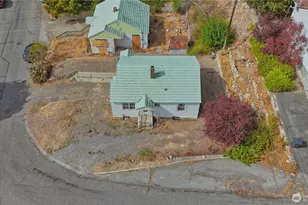 319 E Bartlett Ave, Omak, WA 98841 - Photo 3