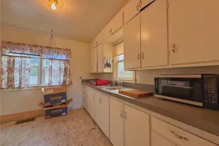 319 E Bartlett Ave, Omak, WA 98841 - Photo 11