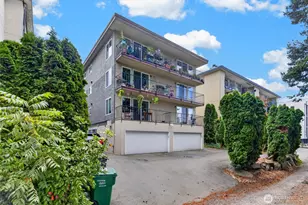 11249 Greenwood Ave N, Seattle, WA 98133 - Photo 3