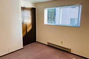 11249 Greenwood Ave N, Seattle, WA 98133 - Photo 11