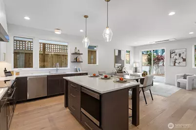 8039 Wallingford Avenue N, Seattle, WA 98103 - Photo 17