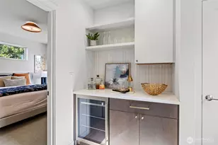 8039 Wallingford Ave N, Seattle, WA 98103 - Photo 25